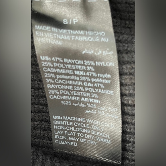 🆕 White House Black Market sweater in black with white collar size small - Picture 11 of 12